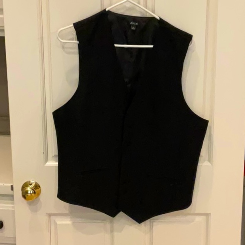 Men’s dress vest - L